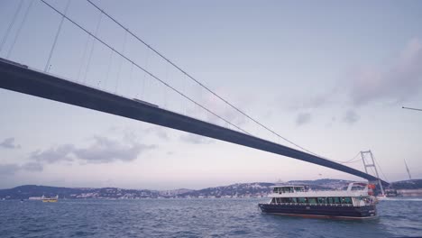 The-bridge-and-the-city-in-Istanbul.